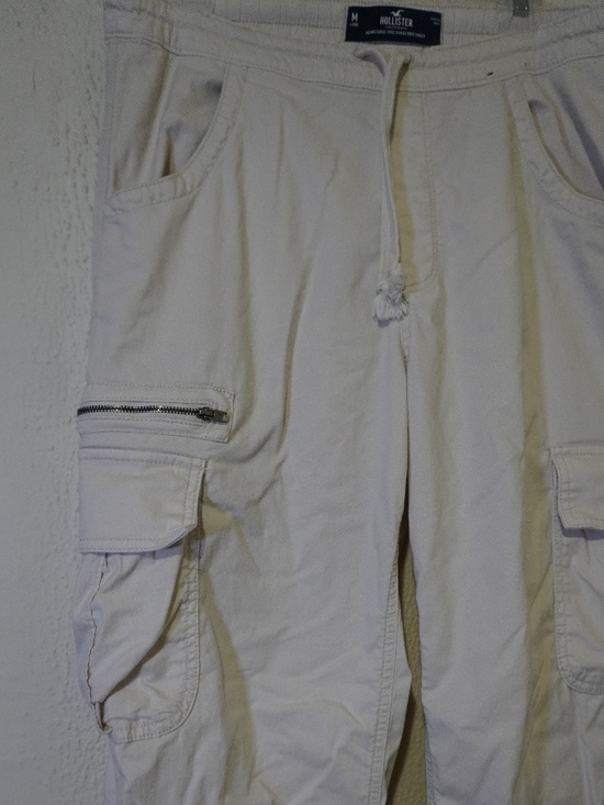 Hollister Women’s Long Cargo Pants – Beige – Size M - Picture 2 of 4